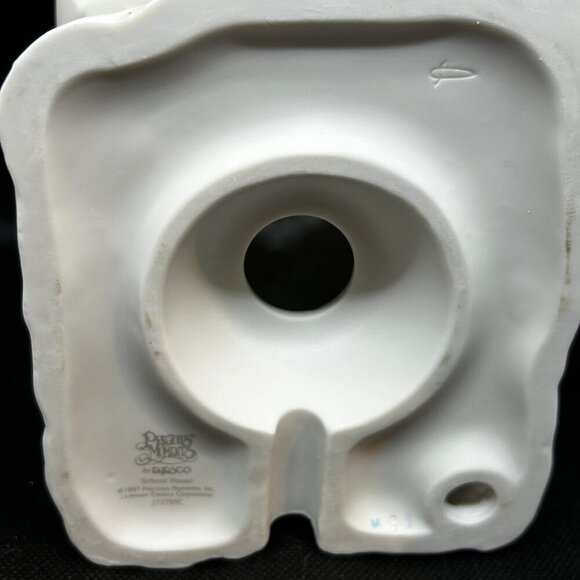 Precious Moments Sugartown School nightlight Special Canadian Edition - Picture 6 of 9
